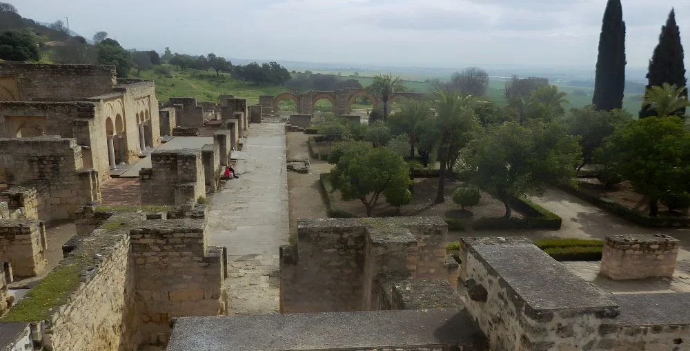 View of the Upper Basilical Hall from afar. ©itinerartis.com