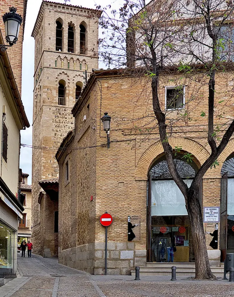 Mudéjar Bell Tower of the Church of Santo Tomé, Toledo, Spain (2012). Credit: José Luis Filpo Cabana. Wikimedia Commons. Licensed under CC BY 3.0.
