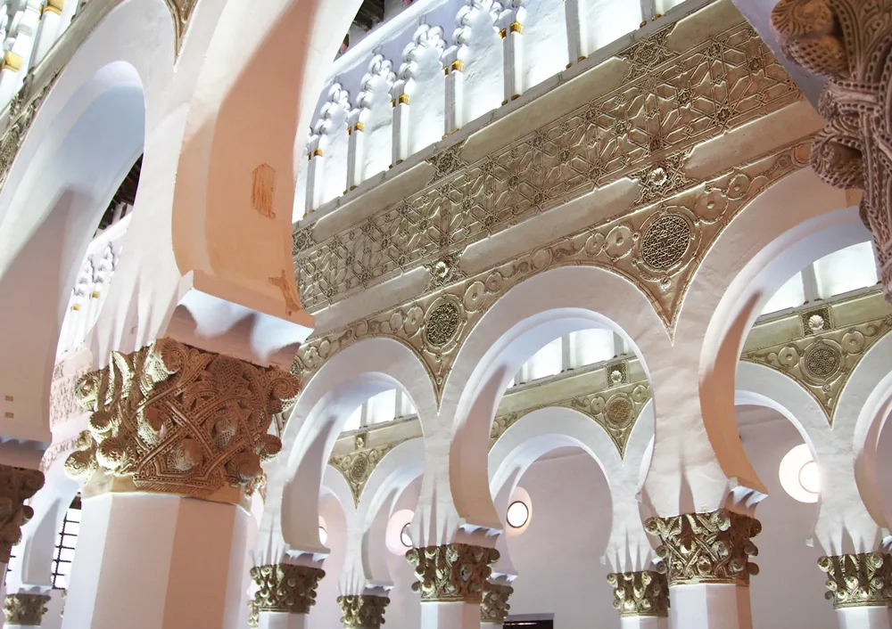 The Synagogue of Santa María la Blanca decoration