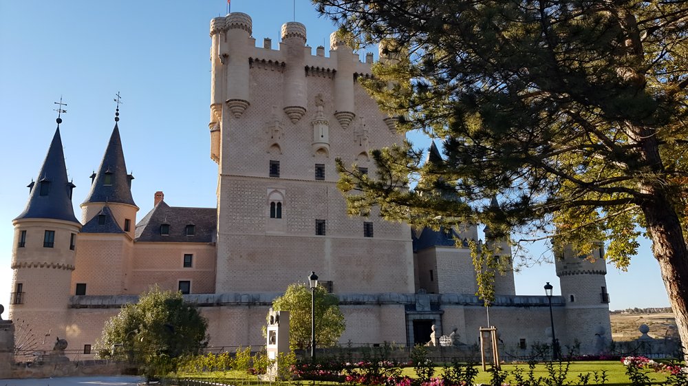 Alcazar of Segovia-entrance