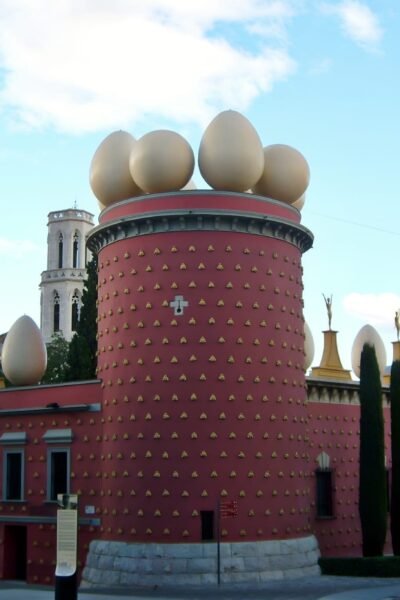 Figueres_-Surreal-Discoveries-of-Places-to-visit-from-Barcelona-by-train