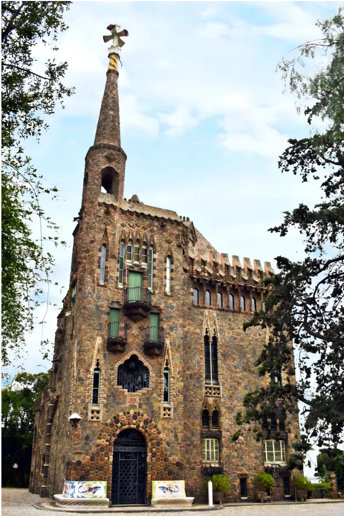 Antoni Gaudí: The Bellesguard Tower or Casa Figueras (1900-1909) Barcelona.