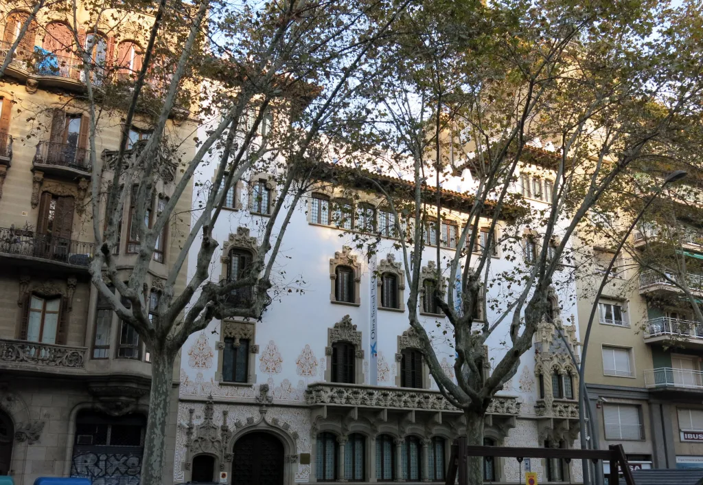 Josep Puig i Cadafalch: Casa Macaya (1901) Barcelona