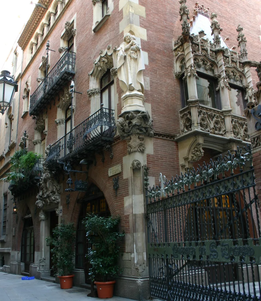 Josep Puig i Cadafalch: Casa Martí (Els 4 Gats) (1896) Barcelona