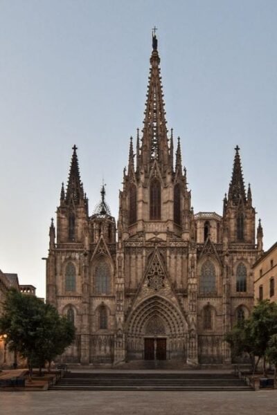 Catedral de Barcelona, Barcelona, Spain. Credit: Emilio J. Rodríguez Posada. Wikimedia Commons. Licensed under CC BY-SA 2.0.
