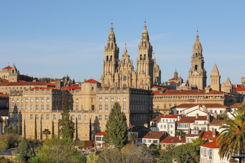 Catedral de Santiago de Compostela, Galicia, Spain [Edited Photograph]. Credit: Lmbuga (Luis Miguel Bugallo Sánchez). Licensed under CC BY-SA 4.0. 