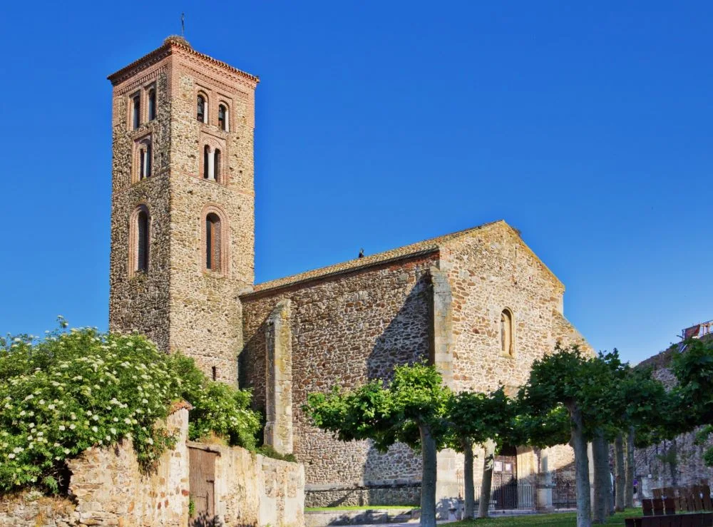 Medieval majesty: Santa María del Castillo Church, as seen from Buitrago de Lozoya's walls.