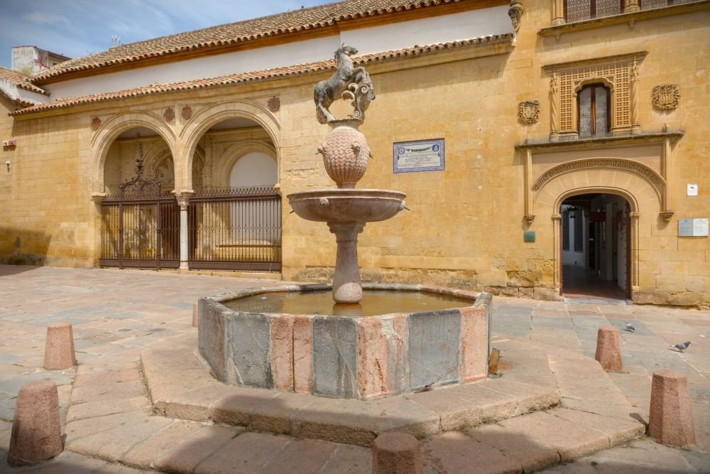 Plaza del Potro, Córdoba, Spain [Edited Photograph]. Credit: Benjamin Smith. Licensed under CC BY-SA 4.0. 