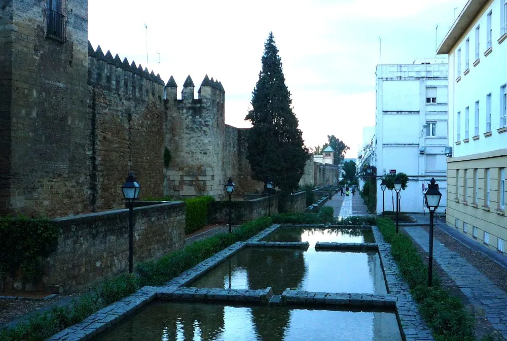 Puerta de Almodóvar, western gate of the Jewish Quarter, Córdoba, Spain [Edited Photograph]. Credit: Martin Haisch. Licensed under CC BY-SA 2.0. 