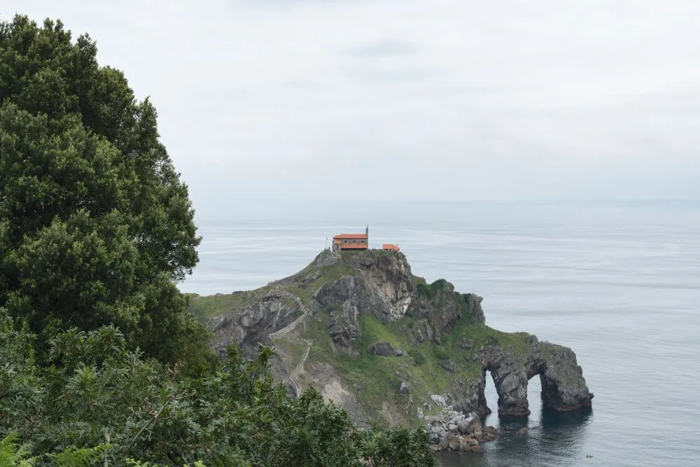 Gaztelugatxe, Bakio, Spain [Photograph]. Credit: Giorgio Galeotti. Wikimedia Commons. Licensed under CC BY-SA 4.0.