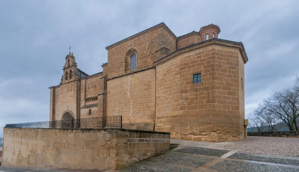 Santo Cristo Hermitage in Labastida, Basque Country, Spain [Photograph]. Credit: Krzysztof Golik. (2023, January 8). Wikimedia Commons. Licensed under CC BY-SA 4.0.