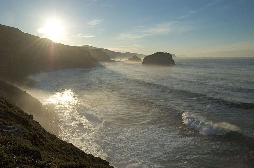 Gaztelugatxe [Photograph]. Credit: kurtsik. Published under Creative Commons Attribution-Share Alike 3.0 Unported license.