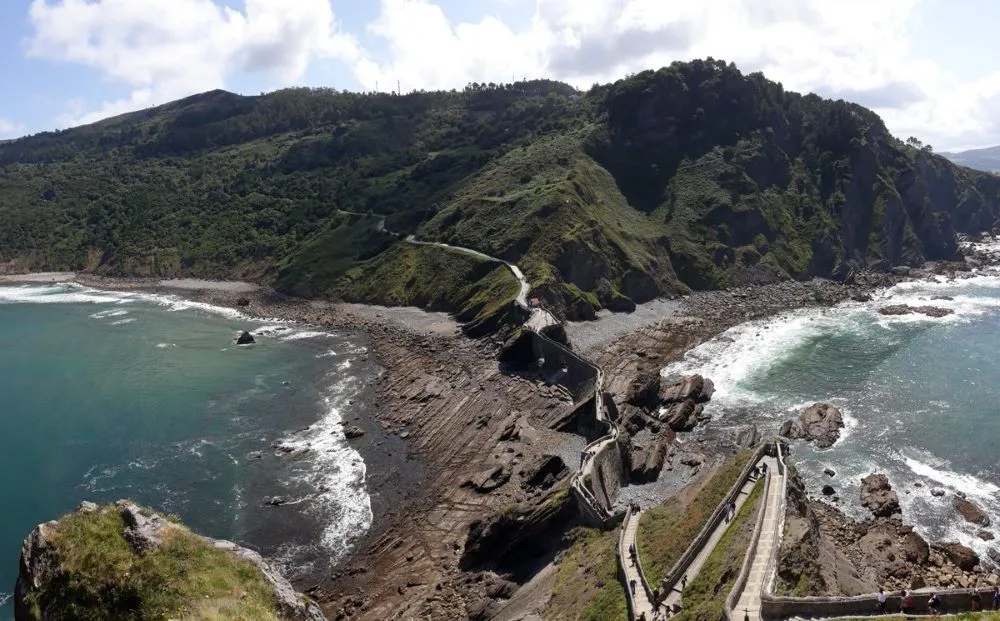 Gaztelugatxe Views [Photograph]. Credit: Pacopac. Published under Creative Commons Attribution-Share Alike 4.0 International license.