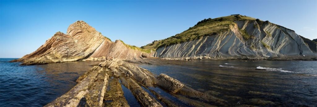 Zumaia, Basque Country, Spain [Photograph]. Credit: Jörg Braukmann. Wikimedia Commons. Licensed under CC BY-SA 4.0.