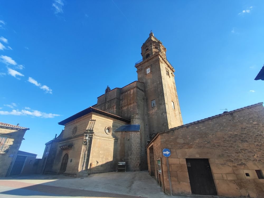 Church of Nuestra Señora de la Asunción, Bilar (Elvillar, Spain) [Photograph]. Credit: Mentxuwiki. Licensed under CC BY-SA 4.0. 